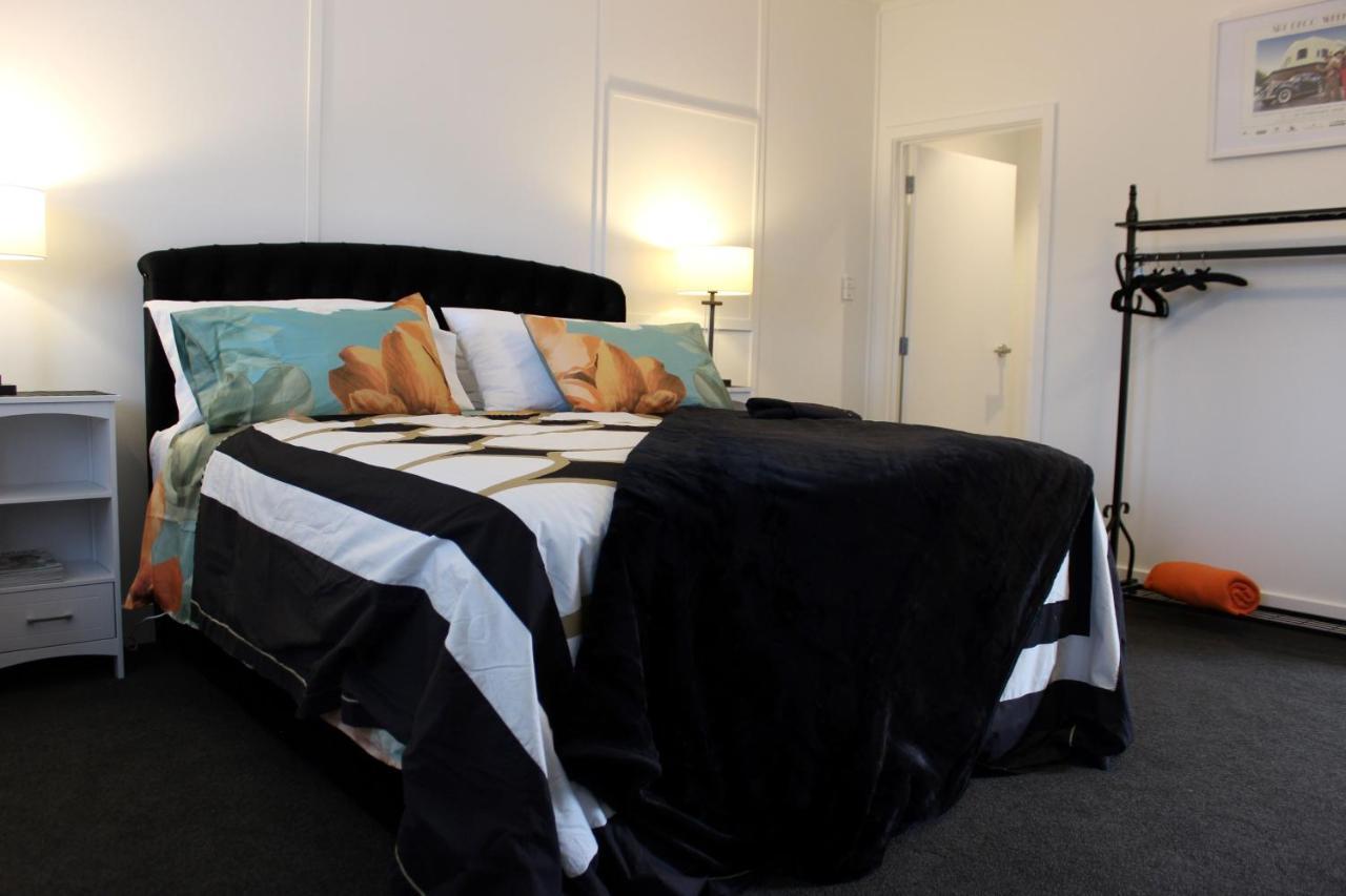 The Pool House Bed & Breakfast - Near Marine Parade Napier Eksteriør bilde