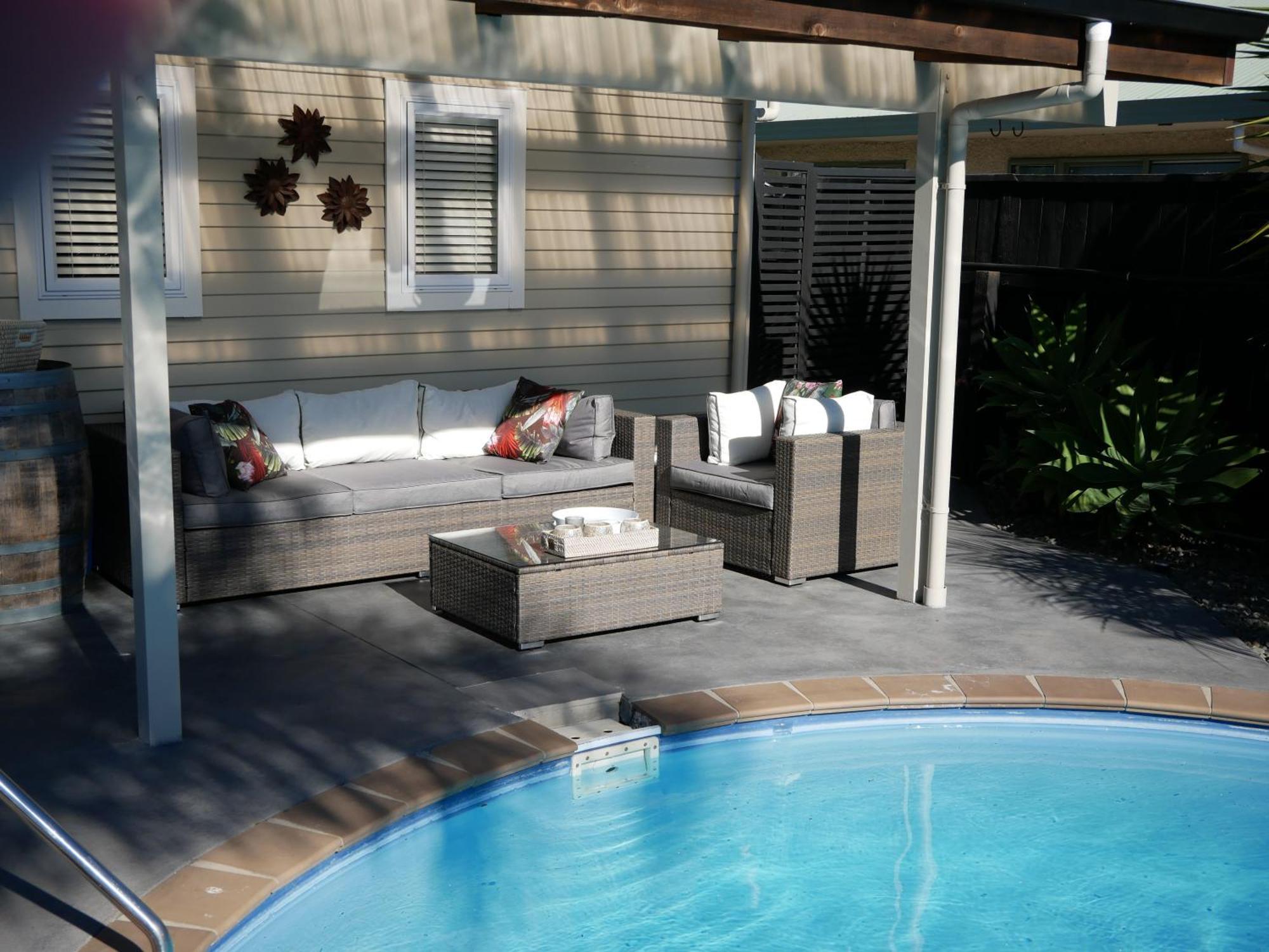 The Pool House Bed & Breakfast - Near Marine Parade Napier Eksteriør bilde